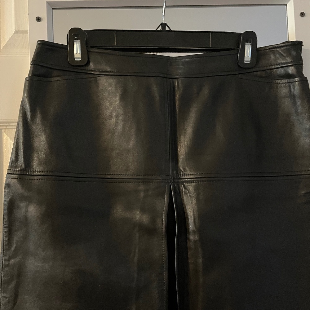 Ann Taylor LOFT Genuine Soft Leather Skirt with front and back pleat, Size 10P